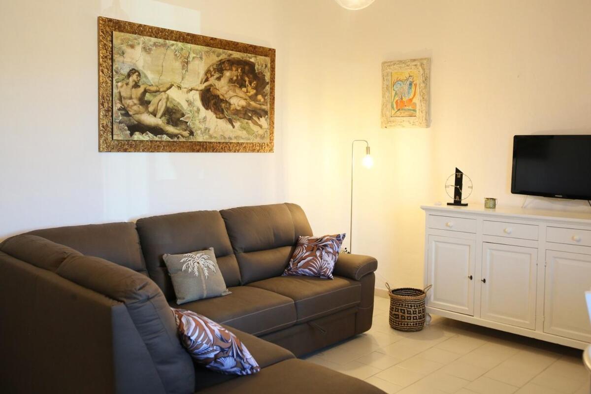 La Dimora Dell'artista Apartment *